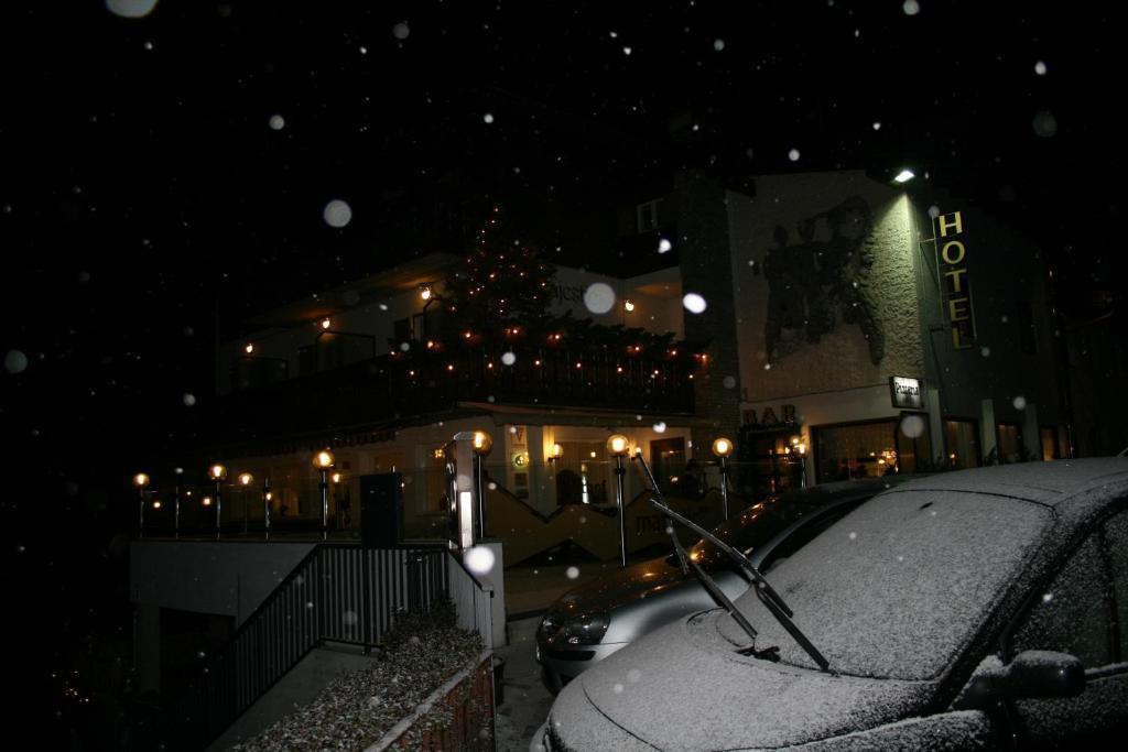 Gasthof Majestic เบรสซาโนเน ภายนอก รูปภาพ